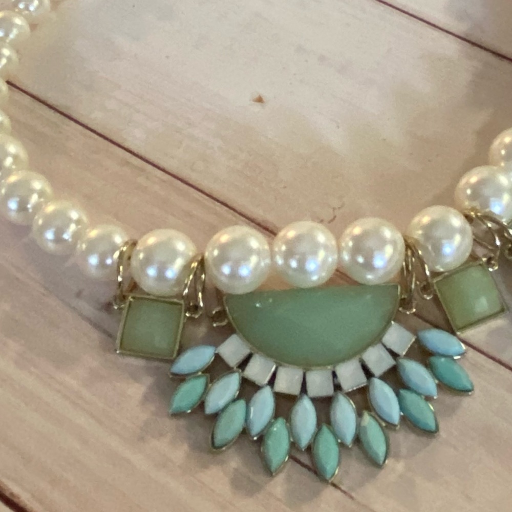 Faux Pearl Statement Necklace - Picture 6 of 6